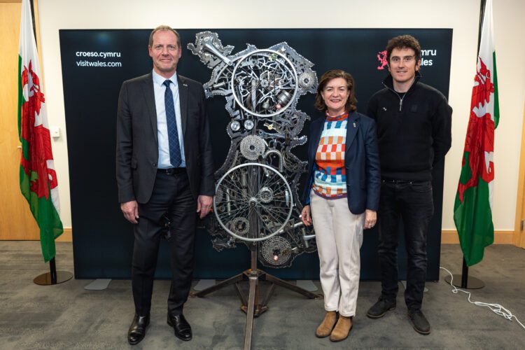 Christian Prudhomme with 2018 Tour de France winner Geraint Thomas and Welsh First Minister Eluned Morgan.